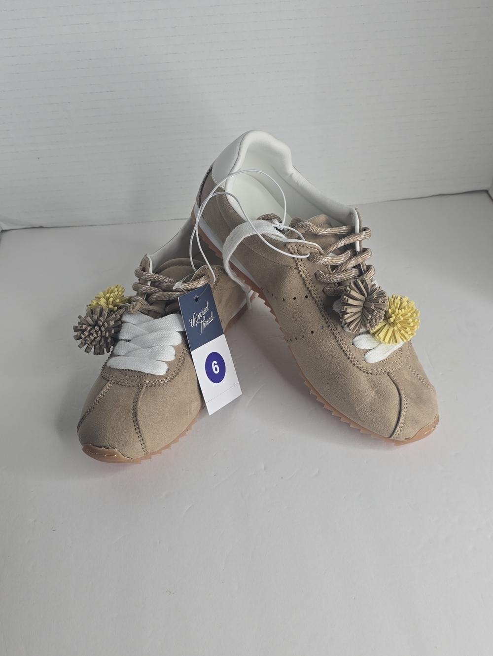 Women's JoJo Sneaker Universal Threads Size 6 - Picture 2 of 9